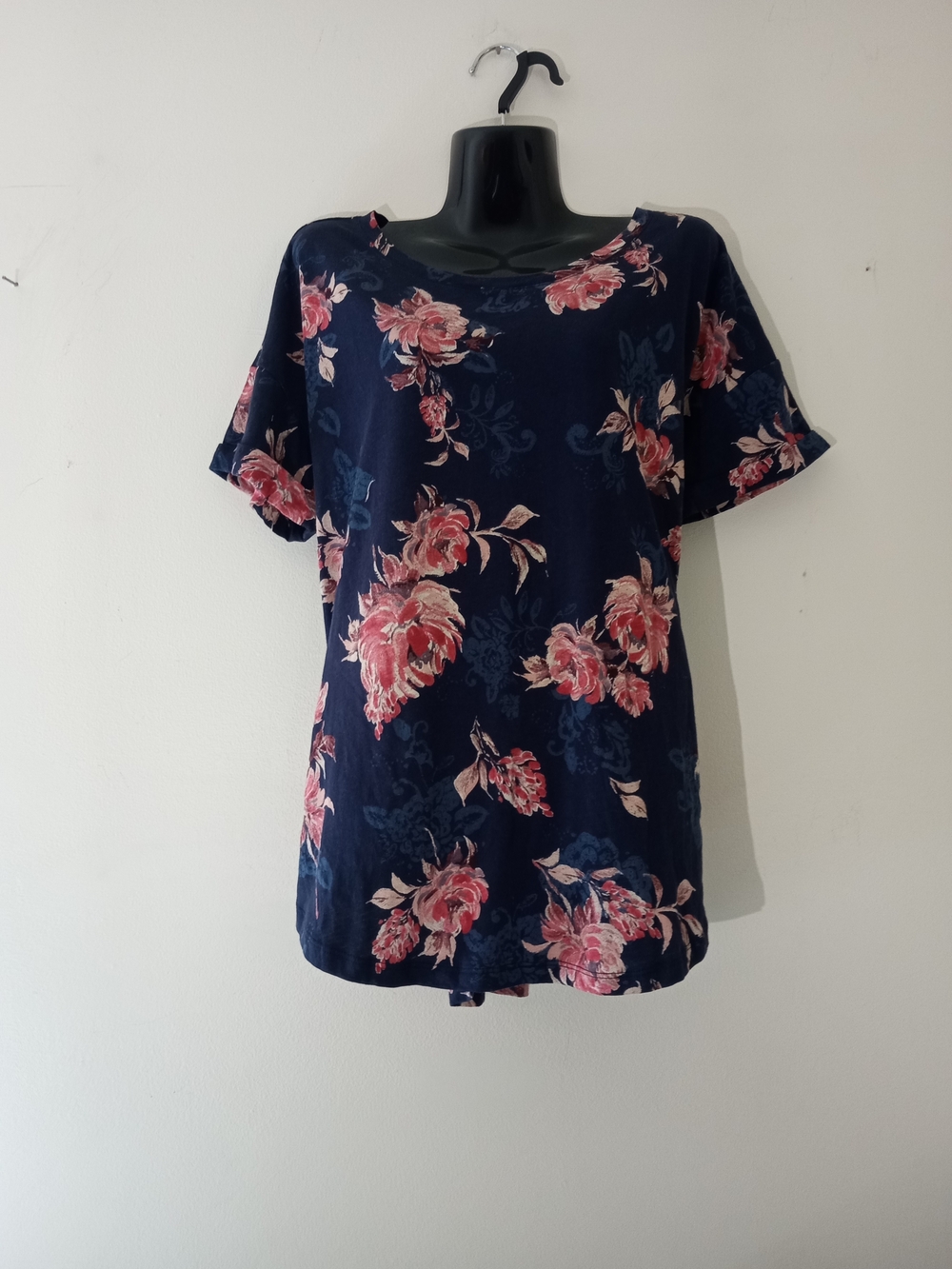 Maurices Navy Floral Short Sleeve Tee with Pink Roses
